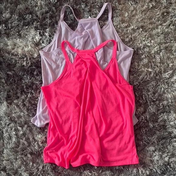 Lot of 6 Women's Racerback Tank Workout Tops. 5 Under Armour, 1 Adidas. - Picture 8 of 11